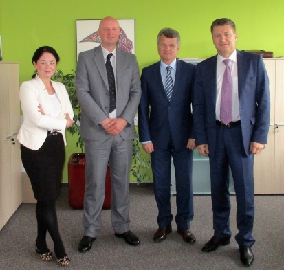 Aleksander Borisovič Lobakov, namestnika guvernerke regije ter vodja predstavništva administracije regije pri Vladi Ruske federacije in Sergey Genadjevič Borodin, generalni direktor Korporacije za razvoj in investicije regije Vladimir na obisku pri v. d. direktorja SPIRIT Slovenija